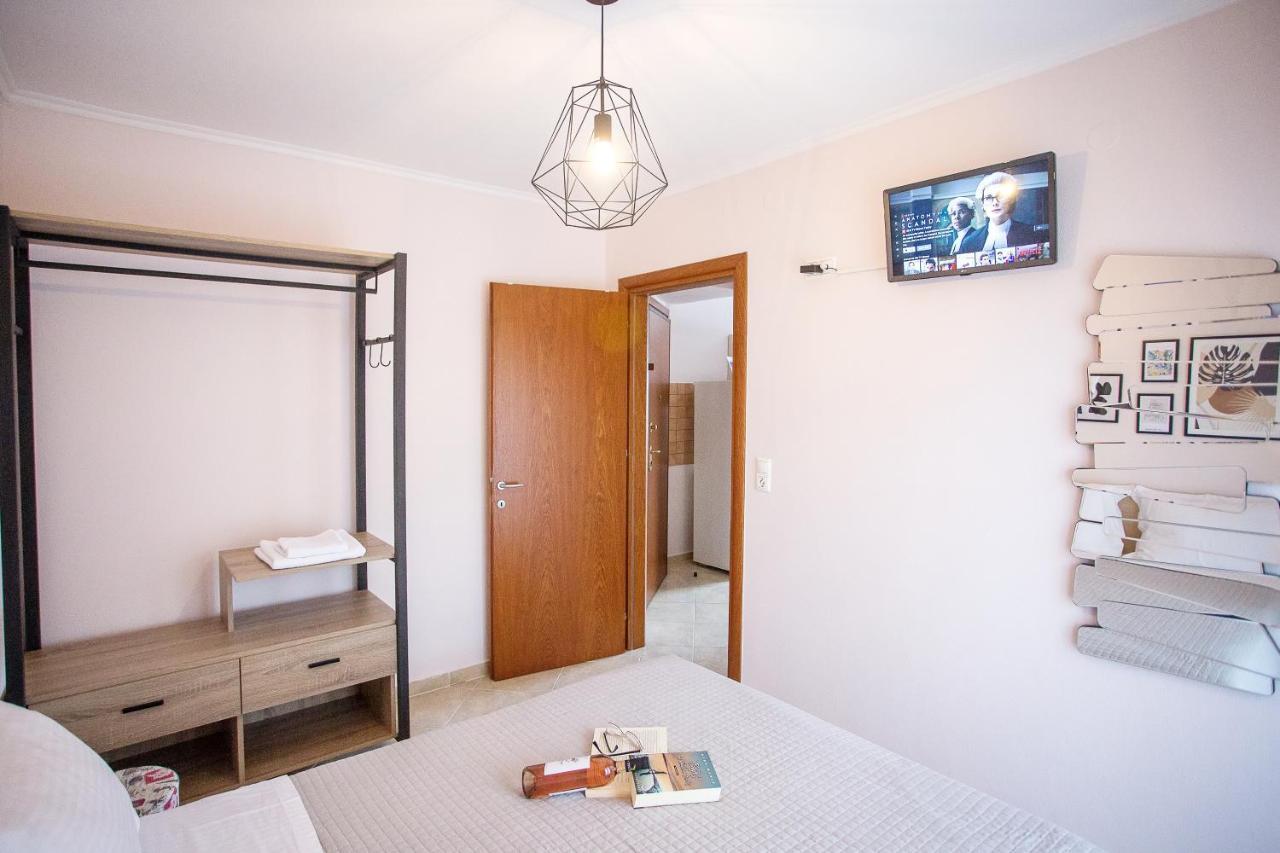 Konstantina & Evgenia Deluxe Apartment Неа-Перамос Экстерьер фото