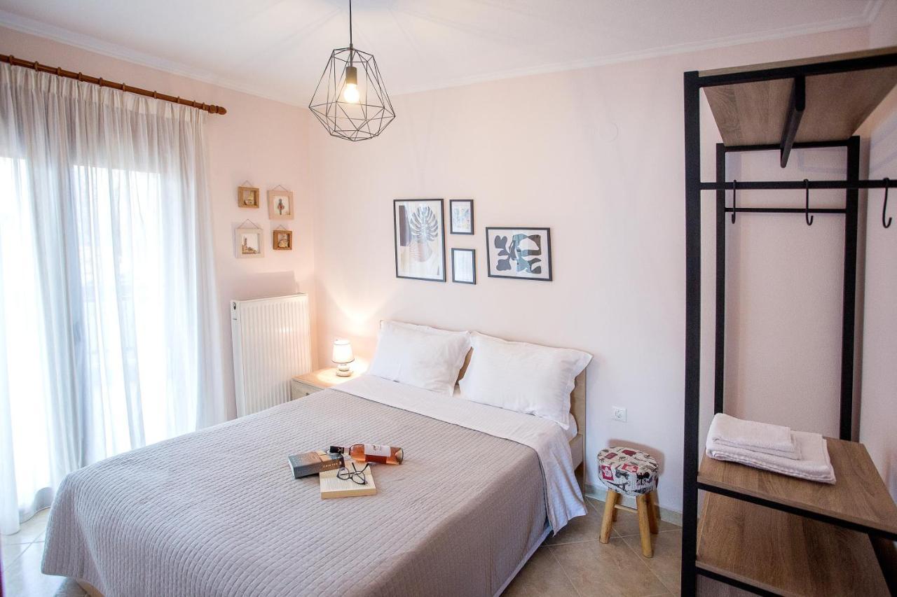 Konstantina & Evgenia Deluxe Apartment Неа-Перамос Экстерьер фото