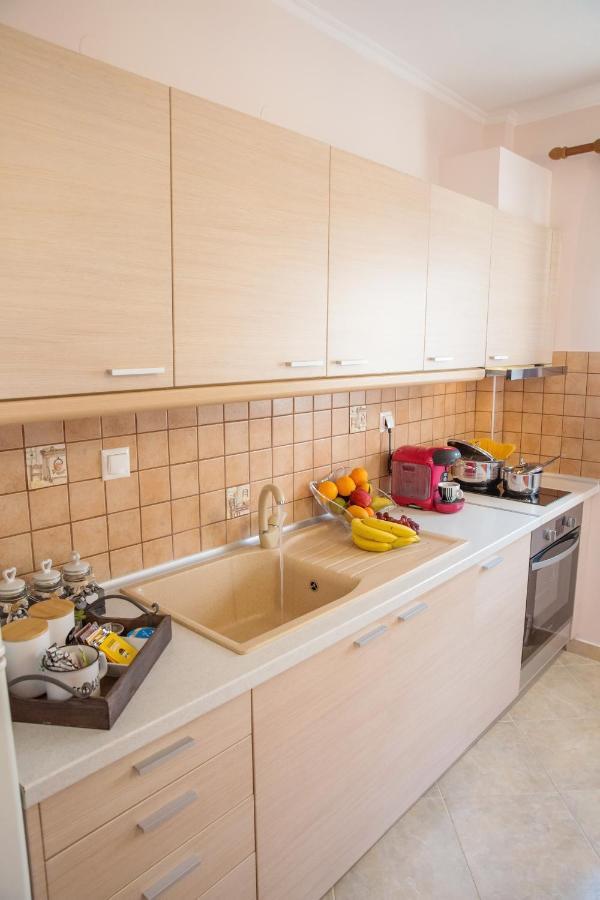 Konstantina & Evgenia Deluxe Apartment Неа-Перамос Экстерьер фото