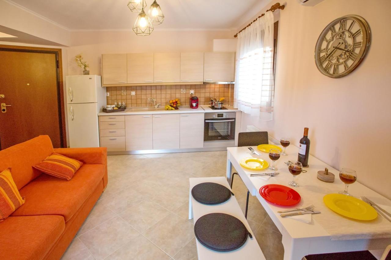 Konstantina & Evgenia Deluxe Apartment Неа-Перамос Экстерьер фото